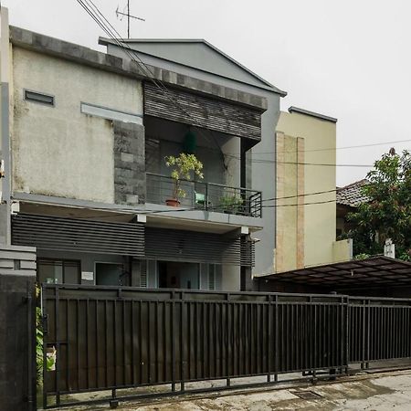 Reddoorz Syariah Near Pondok Indah Mall 3 Джакарта Екстериор снимка