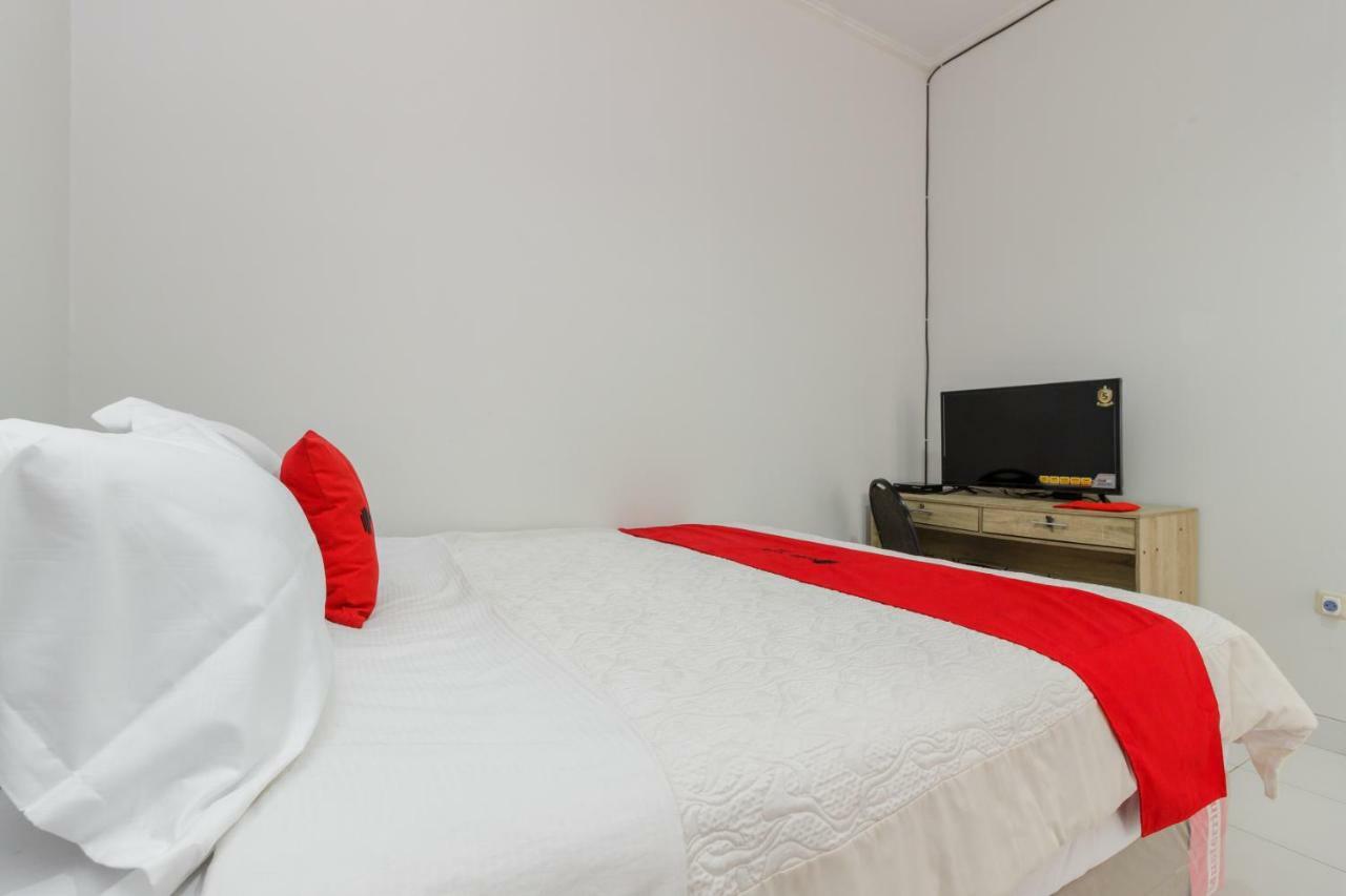 Reddoorz Syariah Near Pondok Indah Mall 3 Джакарта Екстериор снимка
