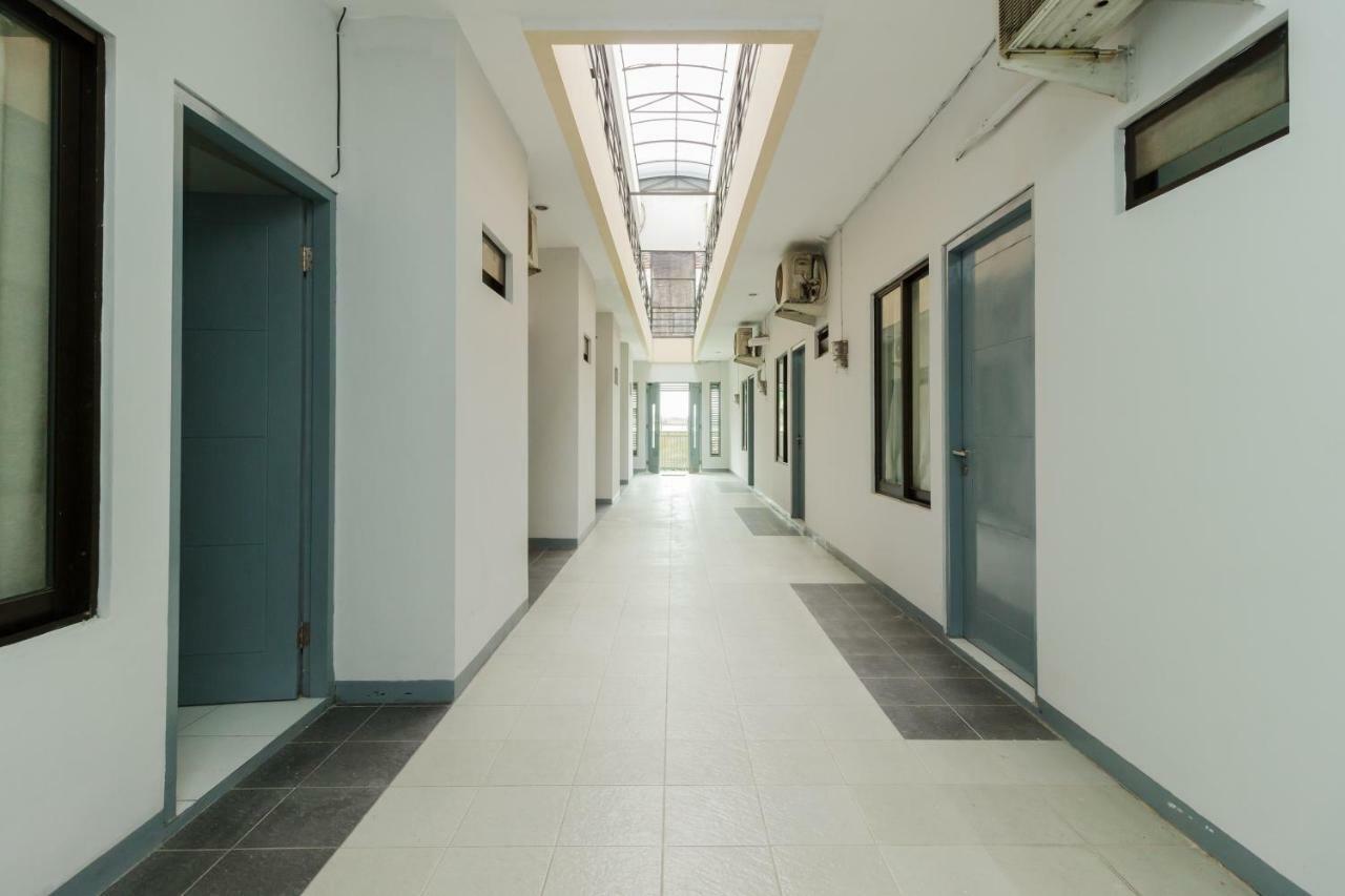 Reddoorz Syariah Near Pondok Indah Mall 3 Джакарта Екстериор снимка