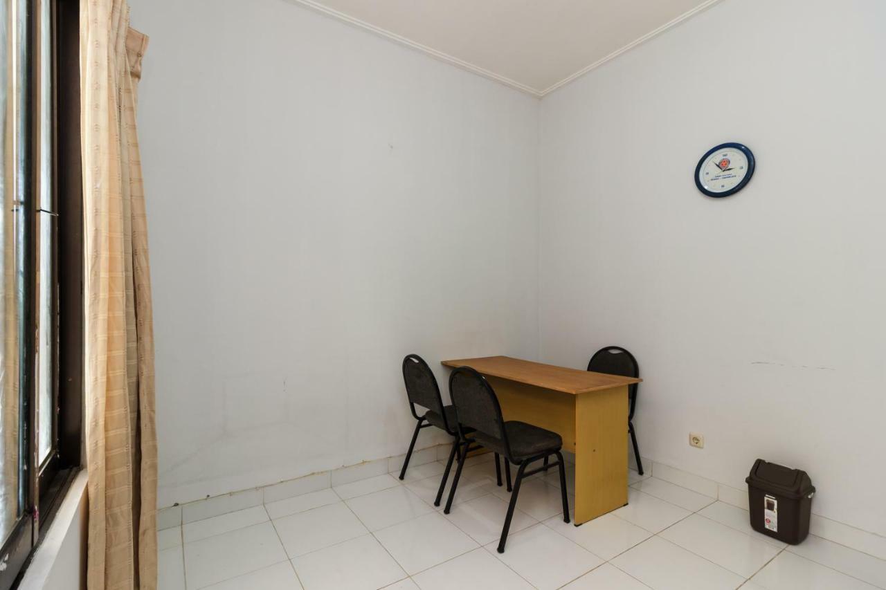 Reddoorz Syariah Near Pondok Indah Mall 3 Джакарта Екстериор снимка