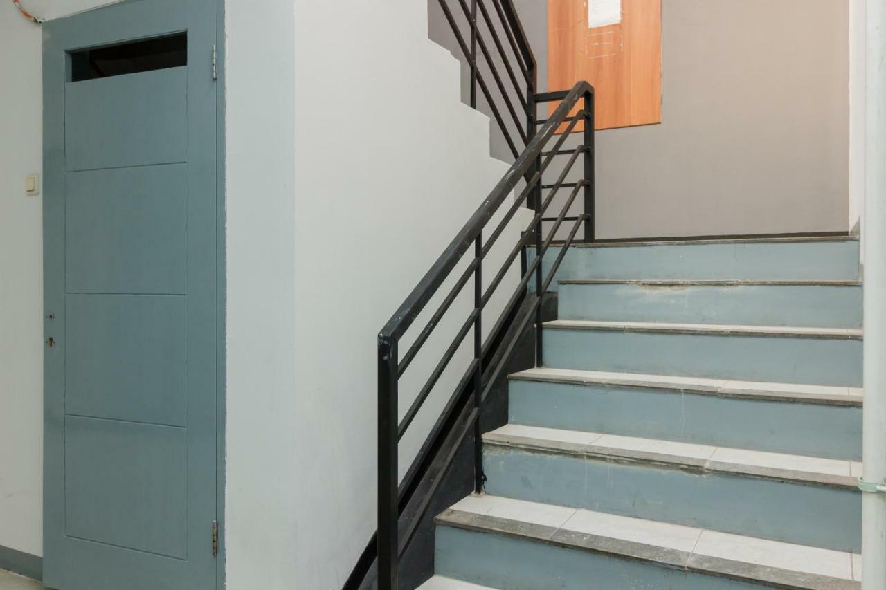 Reddoorz Syariah Near Pondok Indah Mall 3 Джакарта Екстериор снимка